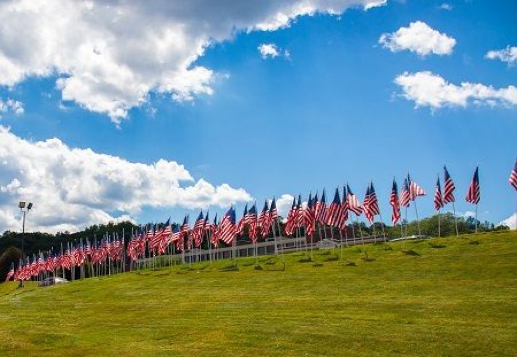 Image_of_flags_on_the_hill_at_Masonicare.jpg